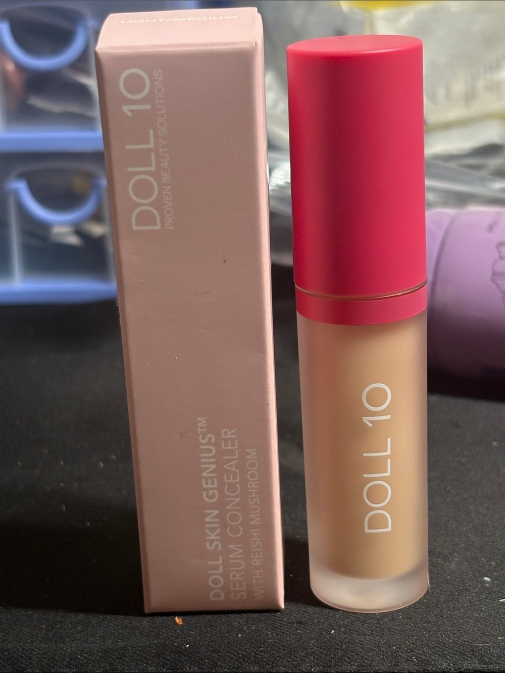 Doll 10 Serum Concealer in shade Ligth medium